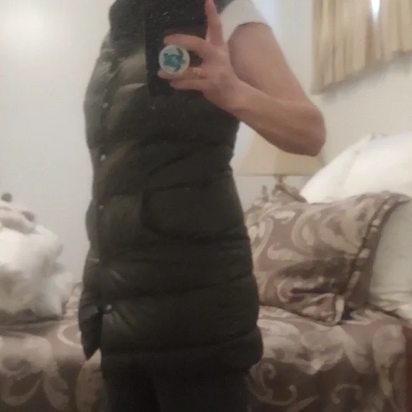 Lululemon Puffer Vest - Picture 6 of 6